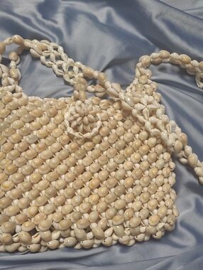 Handcrafted Cream Beaded Shell Shoulder Bag